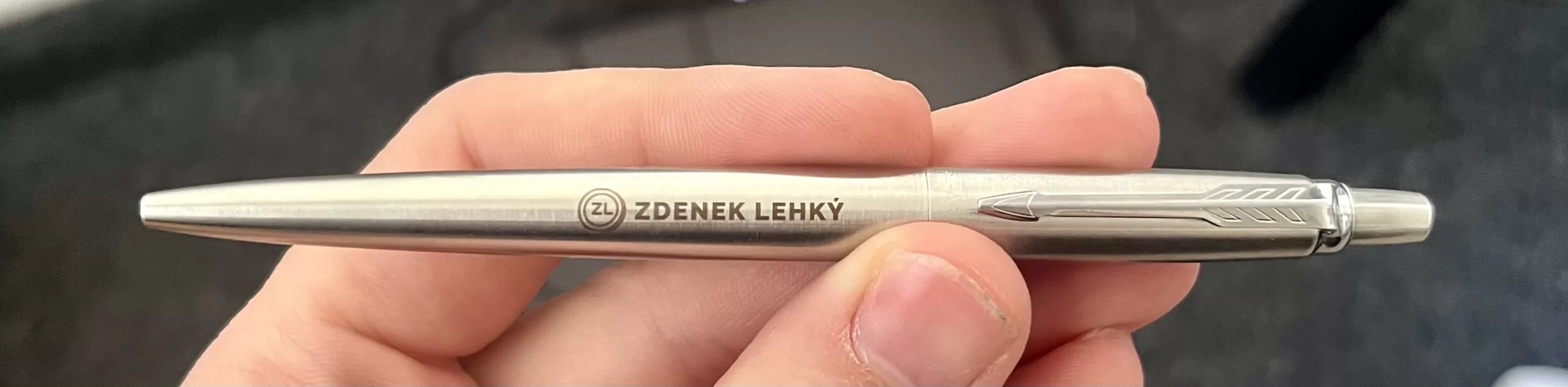 Zakázkové gravírování kuličkových a plnicích per PARKER, WATERMAN a další značky.